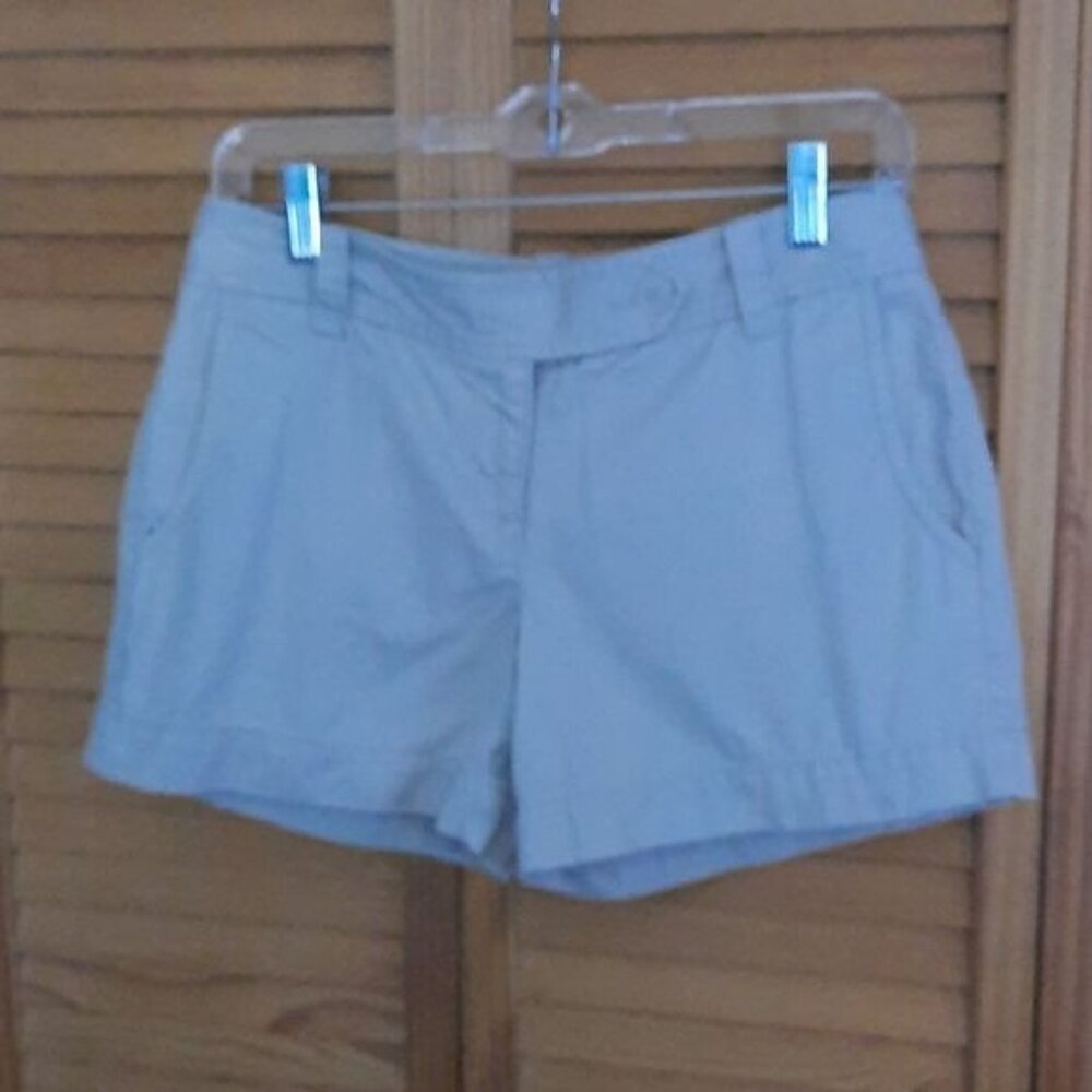 Ann Taylor Loft Cream Color Shorts Size 0